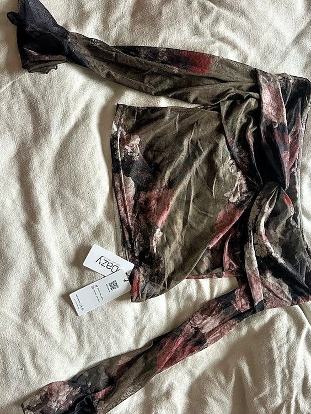 Dazy Abstract Mesh Crop Top Black & Pink XL